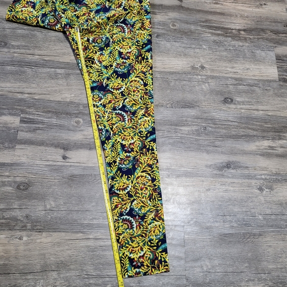 LulaRoe Leggings Floral Print Pants Soft Comfy Bottoms Womens Size Tall Curvy - Picture 5 of 5